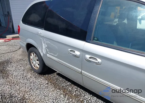 2006 Chrysler Town & Country Touring from USA, damaged, VIN 2A4GP54L36R820920